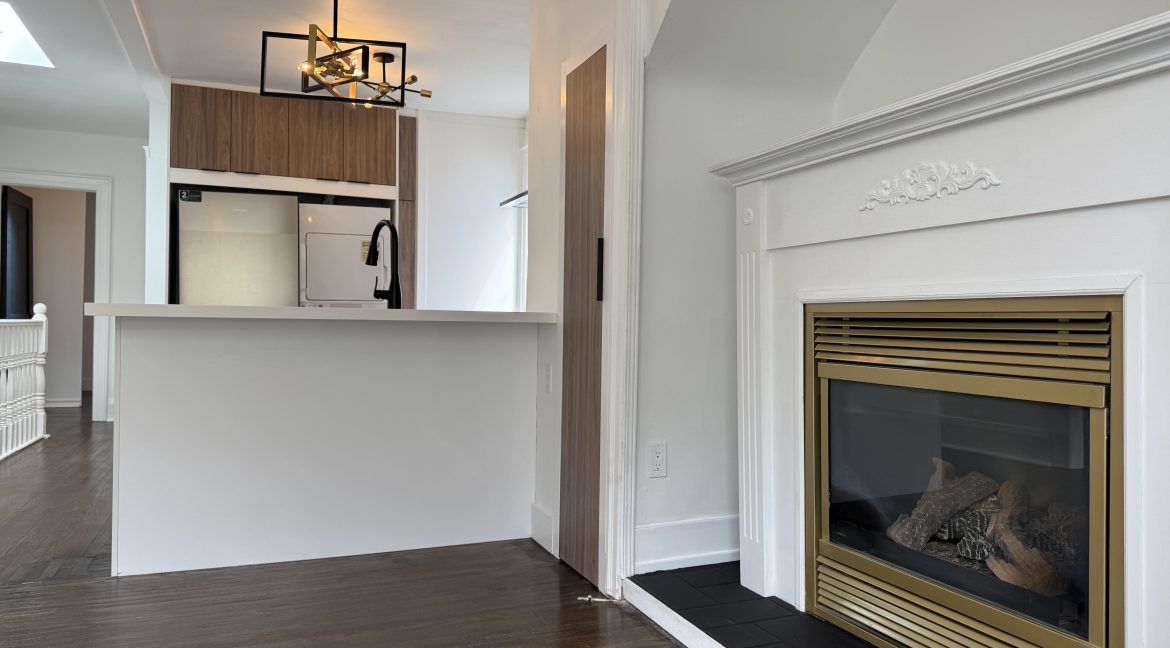 7 Living room fireplace