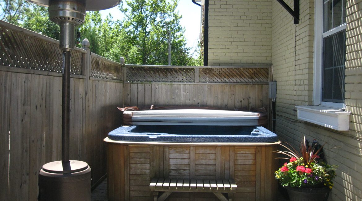 38 Deck Hot Tub IMG_3856
