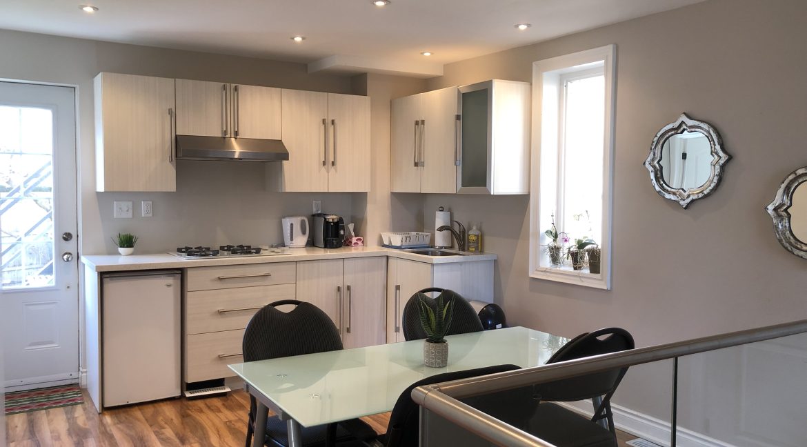 7 Dining to kitchen view