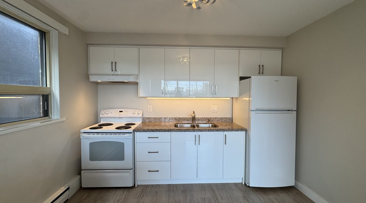 1 Kitchen 1