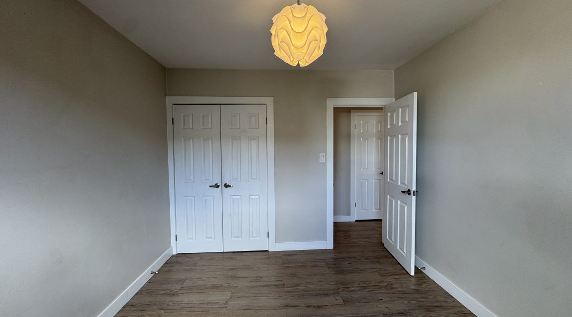 19 Bedroom main 2