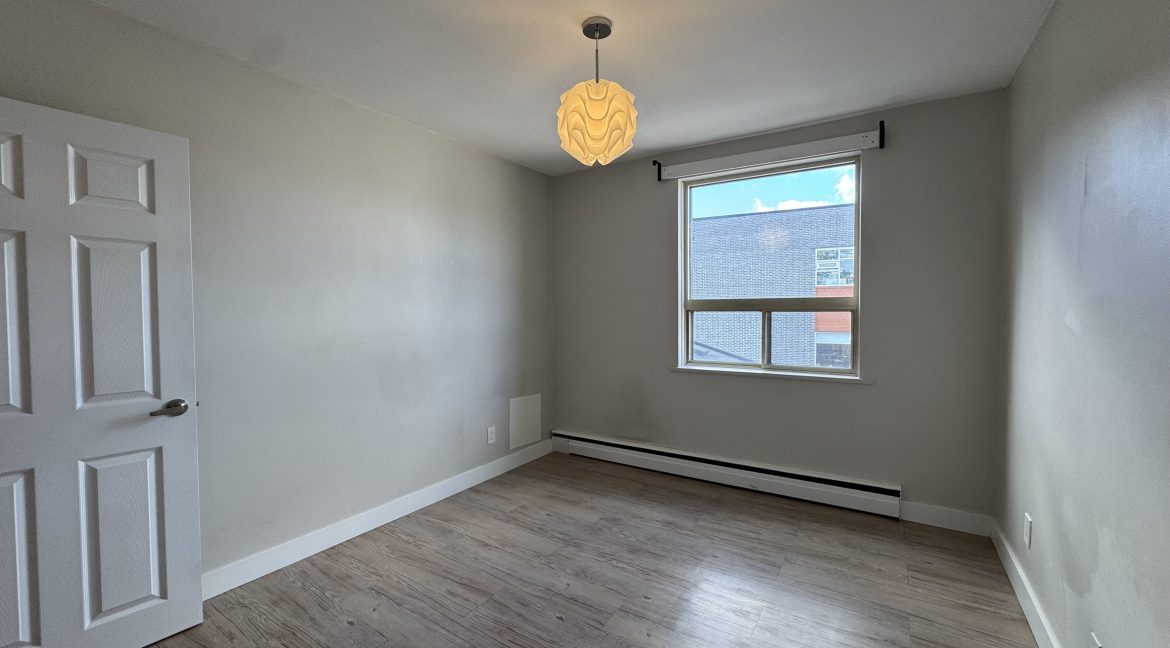 21 Bedroom Main