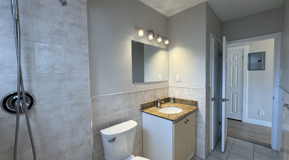 28 Bathroom 5