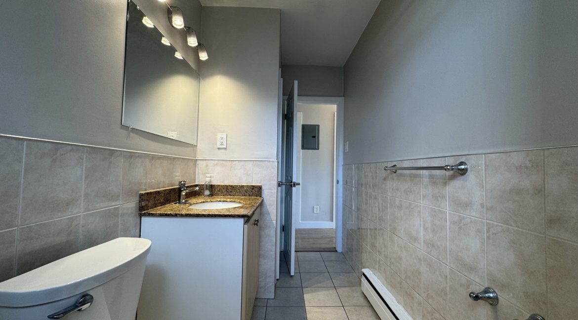 29 Bathroom 4