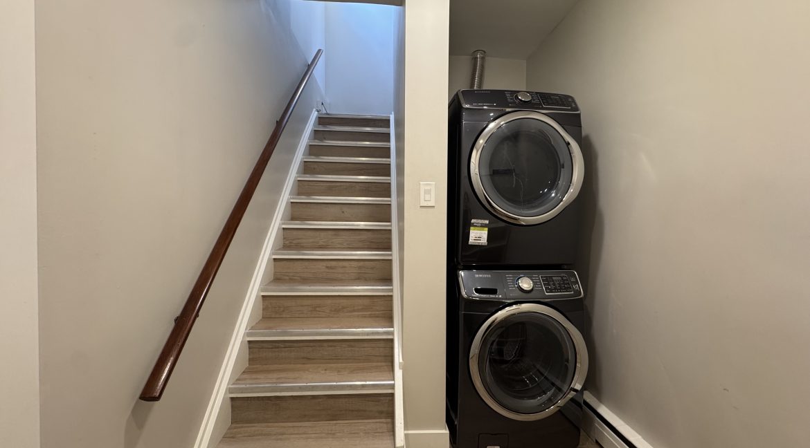31 Mud Room Entrance Laundry
