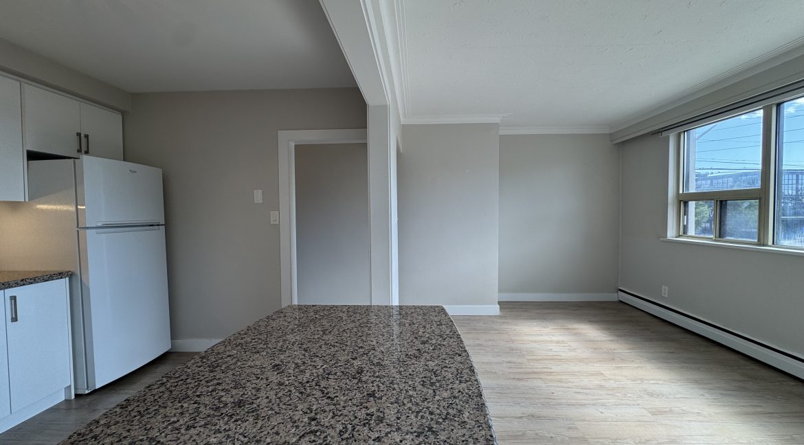 8 Kitchen island 2