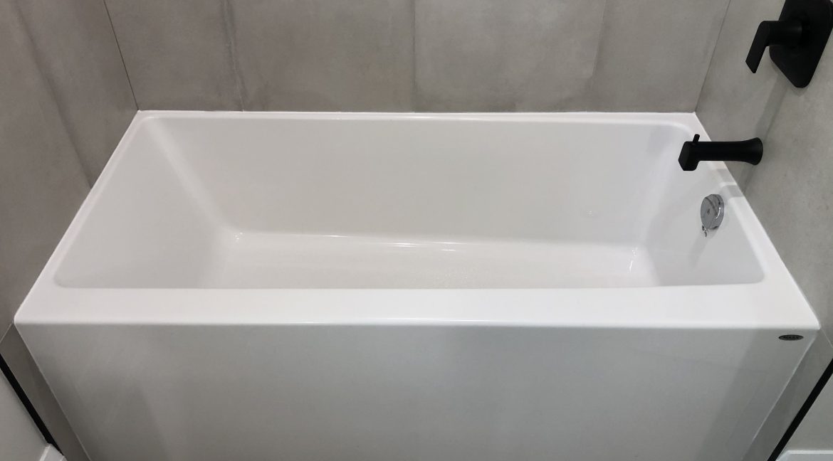 Bathroom Tub