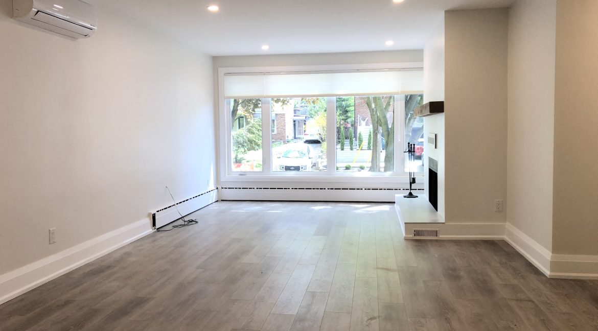 Living Room vacant